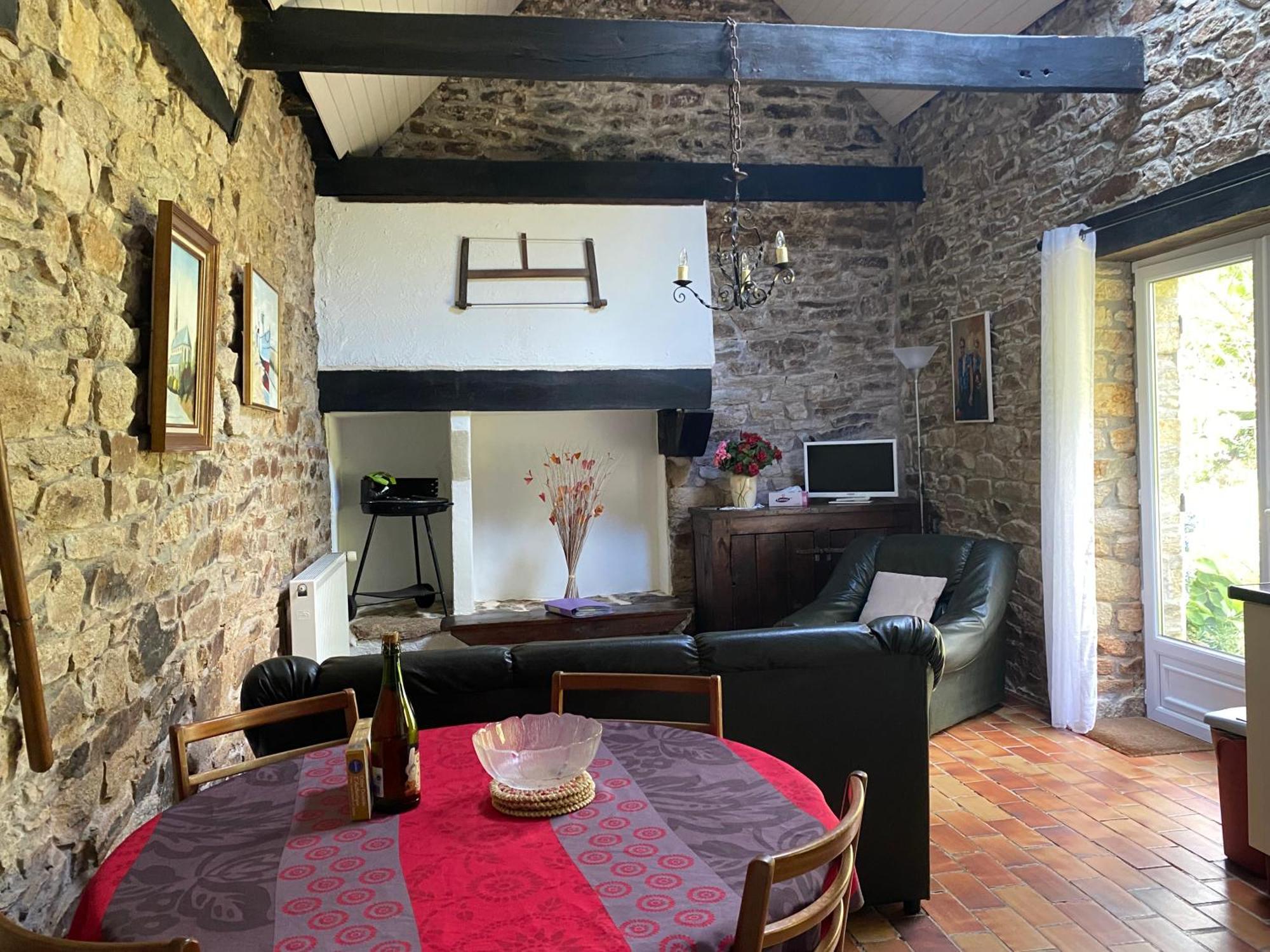 Sue'S Cottages Pleuven المظهر الخارجي الصورة