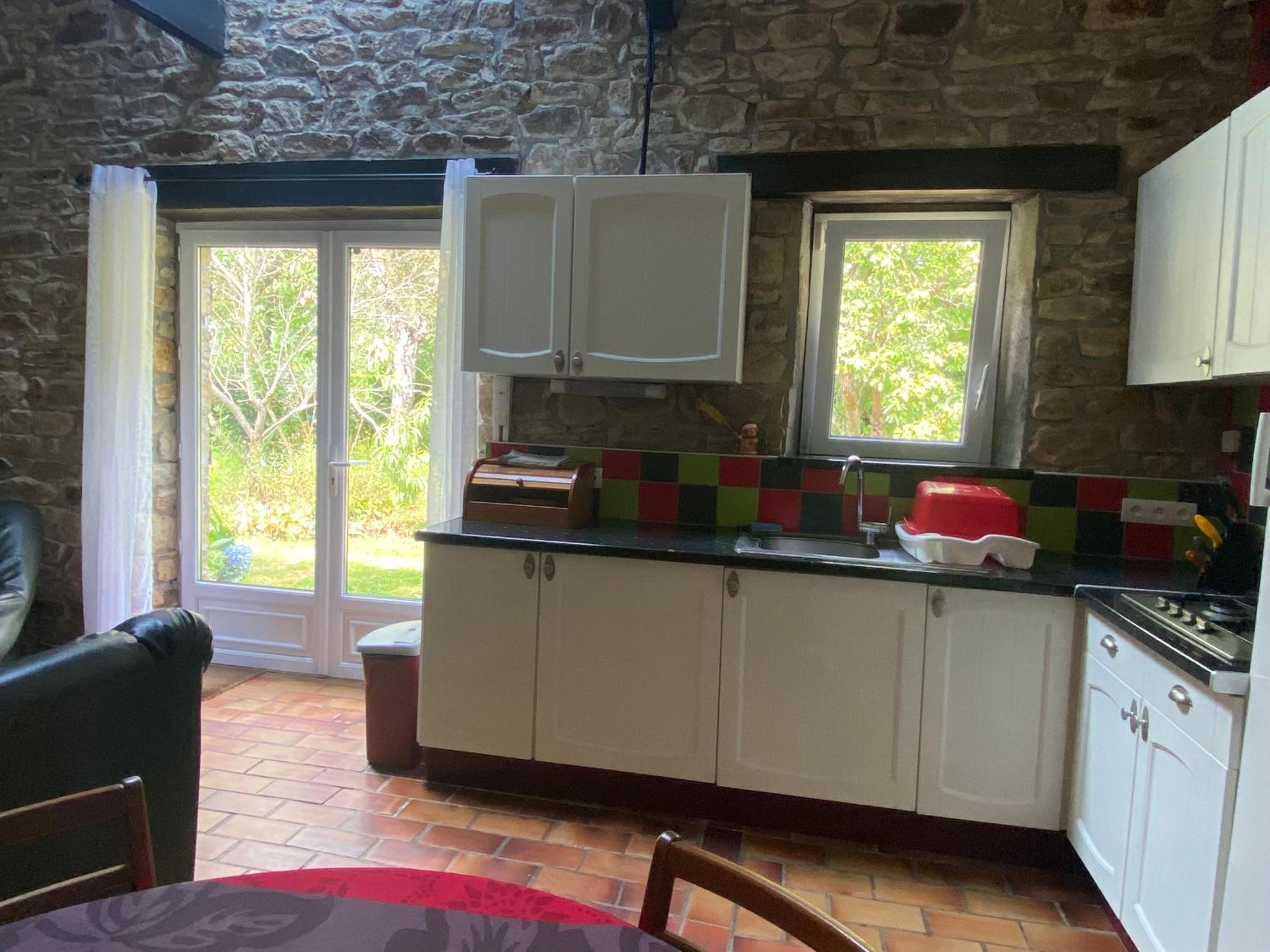 Sue'S Cottages Pleuven المظهر الخارجي الصورة